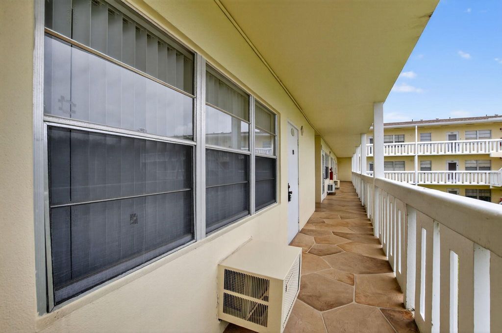 Image 2 of property listing at 63 Dorset B, Boca Raton, FL 33434