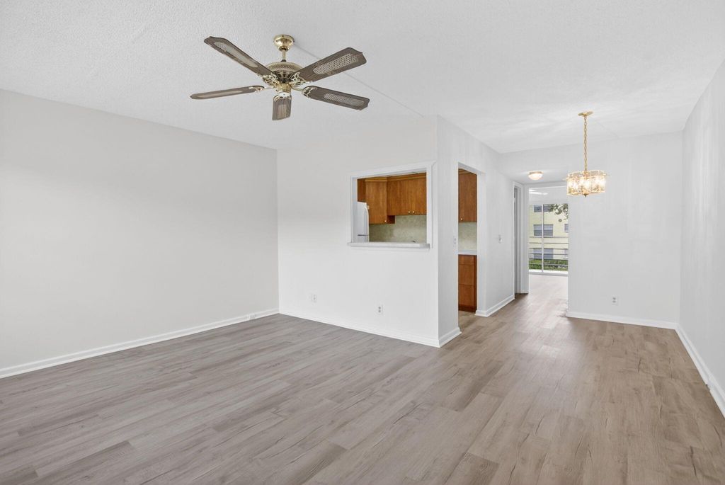 Image 3 of property listing at 63 Dorset B, Boca Raton, FL 33434