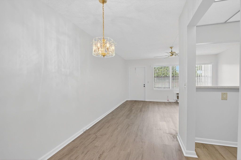 Image 7 of property listing at 63 Dorset B, Boca Raton, FL 33434