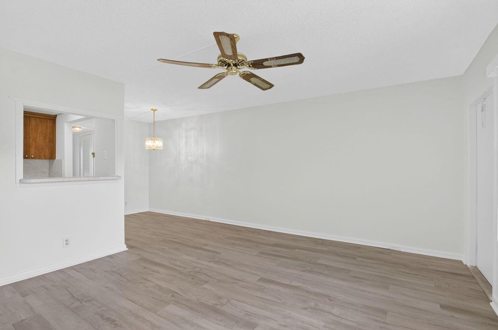 Image 9 of property listing at 63 Dorset B, Boca Raton, FL 33434