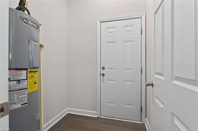 121 Parkway DR B, Newport News, VA 23606