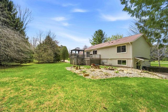5588 E BROWN ROAD, Little Suamico, WI 54141