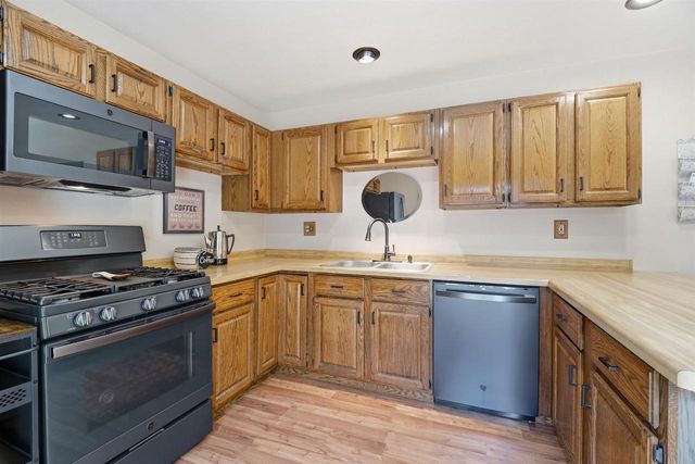 5588 E BROWN ROAD, Little Suamico, WI 54141