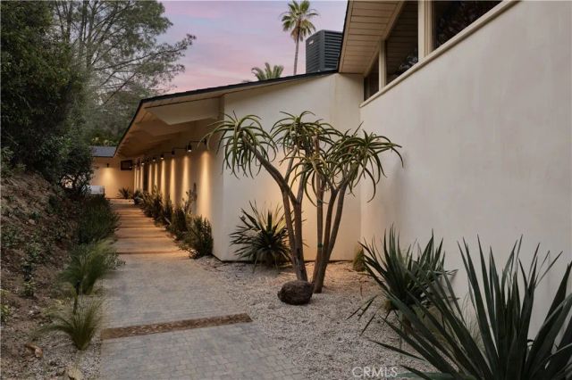 3655 Wrightwood, Studio City, CA 91604