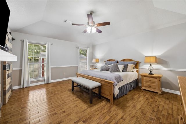 1602 Oak Place Court, Pearland, TX 77581