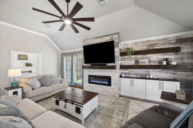 1602 Oak Place Court, Pearland, TX 77581