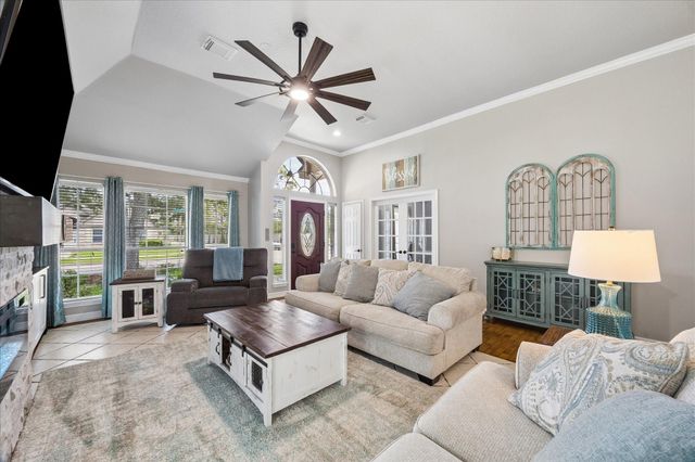 1602 Oak Place Court, Pearland, TX 77581