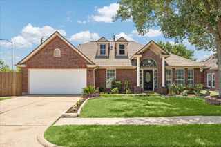 1602 Oak Place Court, Pearland, TX 77581