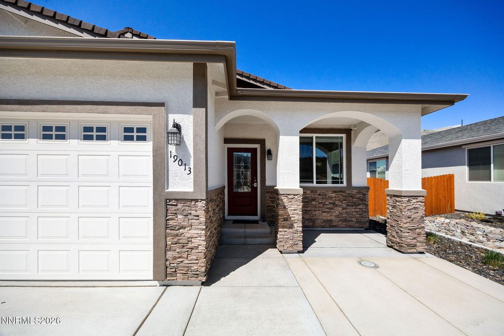 Image 4 of property listing at 19013 Alpine Walk Court, Reno, NV 89508