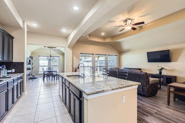 206 Swenson DR, Hutto, TX 78634