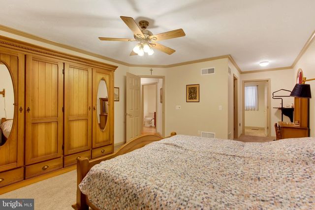 3 CLOVER DR, Littlestown, PA 17340