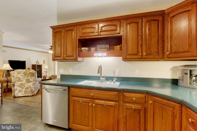 3 CLOVER DR, Littlestown, PA 17340