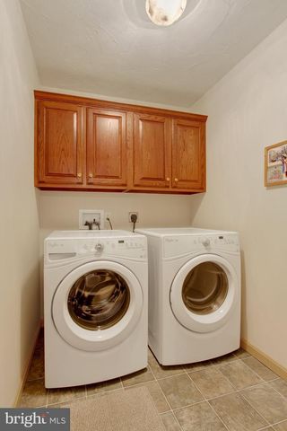 3 CLOVER DR, Littlestown, PA 17340