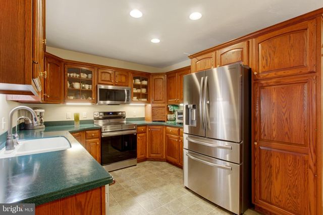 3 CLOVER DR, Littlestown, PA 17340