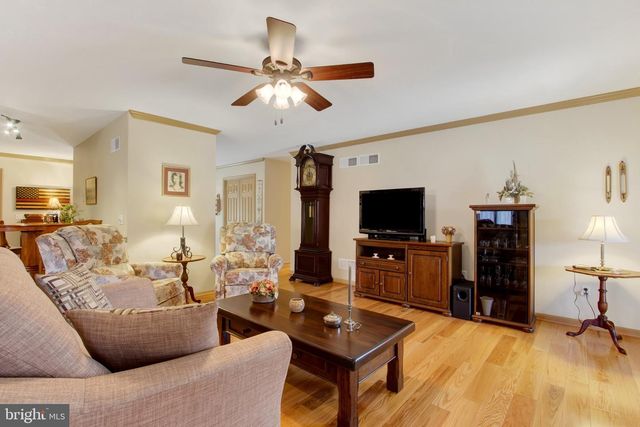 3 CLOVER DR, Littlestown, PA 17340