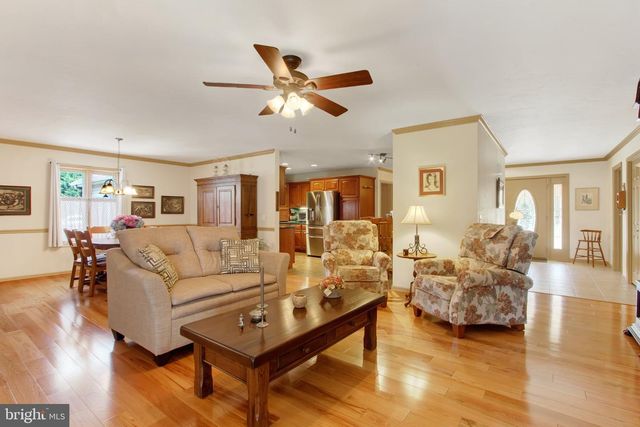 3 CLOVER DR, Littlestown, PA 17340