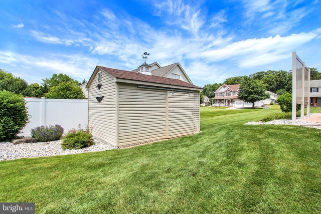 3 CLOVER DR, Littlestown, PA 17340