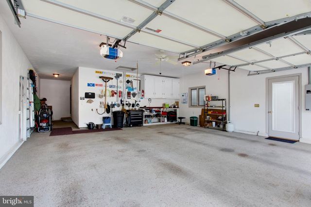 3 CLOVER DR, Littlestown, PA 17340