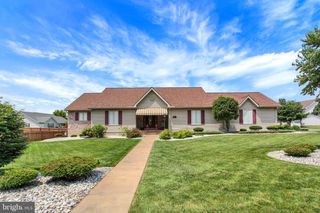 3 CLOVER DR, Littlestown, PA 17340