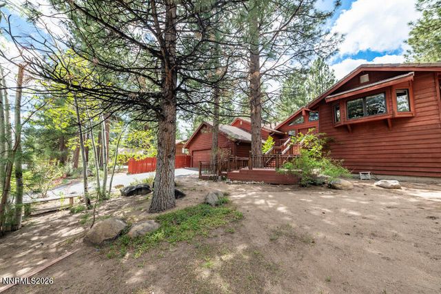 350 Black Pine Court, Reno, NV 89511