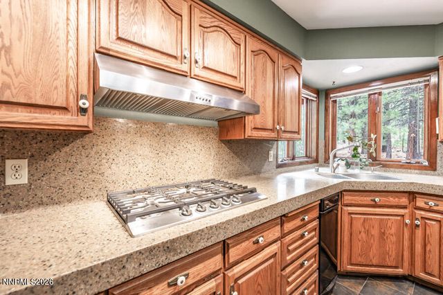 350 Black Pine Court, Reno, NV 89511