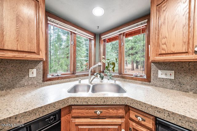 350 Black Pine Court, Reno, NV 89511