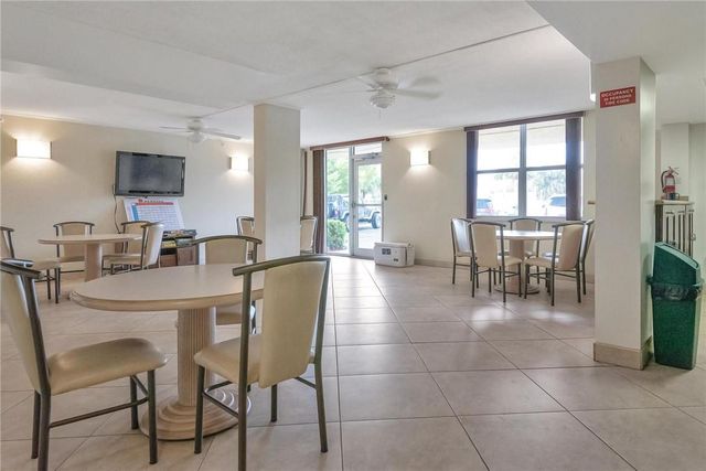 1009 N Ocean Blvd 303, Pompano Beach, FL 33062