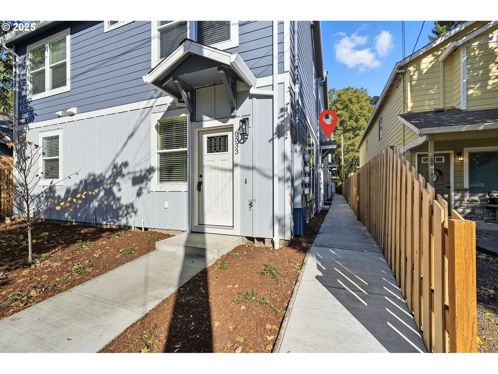 6537 Se WOODSTOCK Blvd, Portland, OR 97206