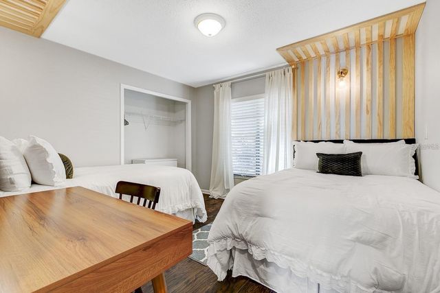 1330 PEACHFIELD DRIVE, Valrico, FL 33596