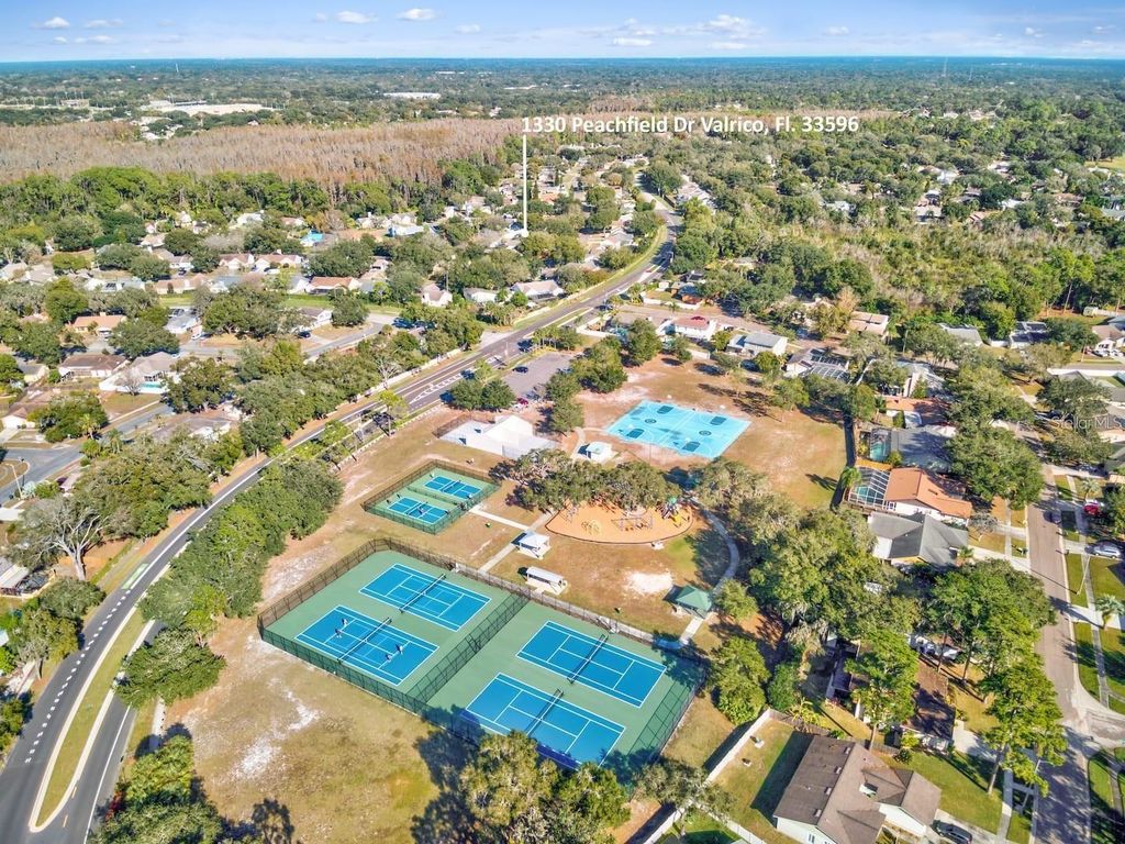 Image 21 of property listing at 1330 PEACHFIELD DRIVE, Valrico, FL 33596