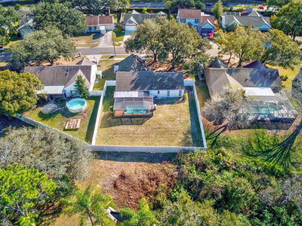 Image 23 of property listing at 1330 PEACHFIELD DRIVE, Valrico, FL 33596