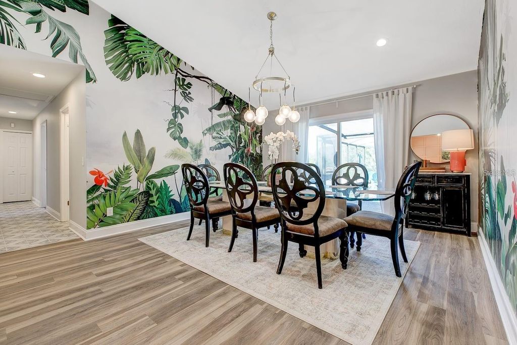 Image 4 of property listing at 1330 PEACHFIELD DRIVE, Valrico, FL 33596