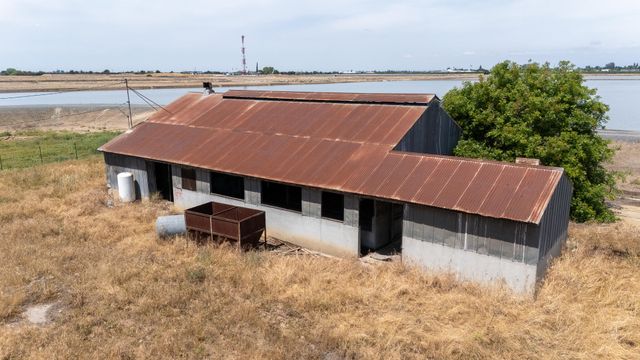 6766 Avenue 408, Dinuba, CA 93618