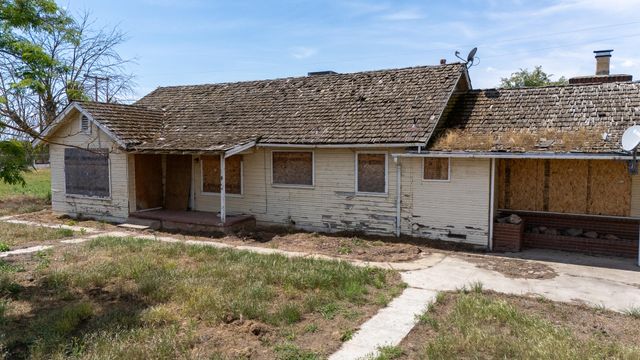 6766 Avenue 408, Dinuba, CA 93618