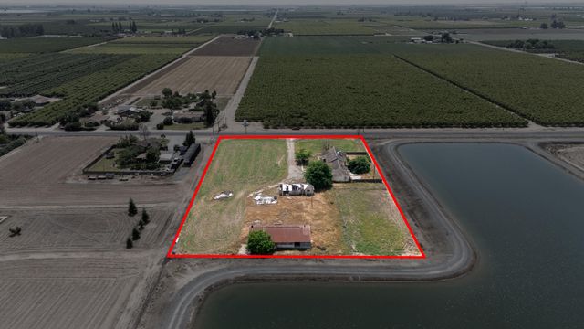 6766 Avenue 408, Dinuba, CA 93618