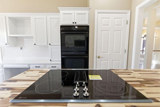 1317 TROON DR, Columbia, MO 65203