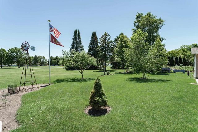 988 Nantucket Drive, Janesville, WI 53546