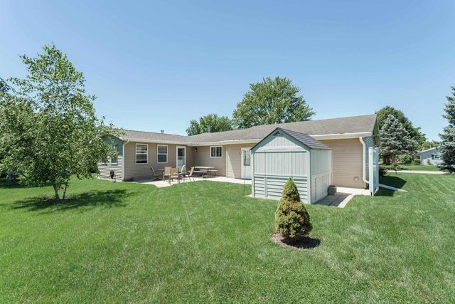 988 Nantucket Drive, Janesville, WI 53546