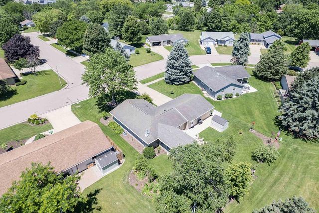 988 Nantucket Drive, Janesville, WI 53546