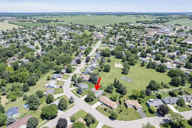 988 Nantucket Drive, Janesville, WI 53546