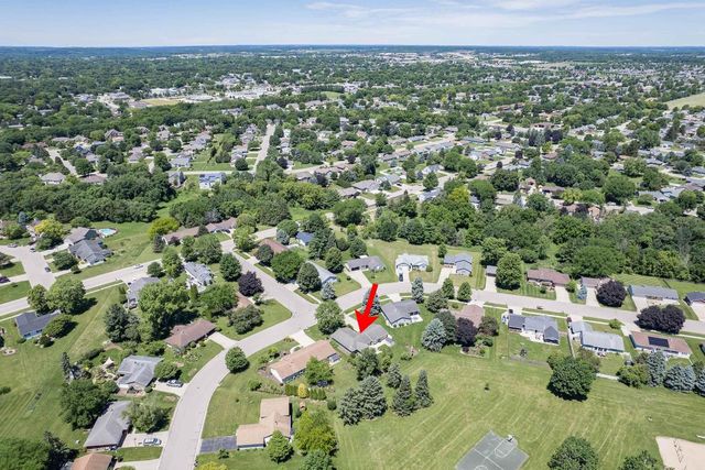 988 Nantucket Drive, Janesville, WI 53546