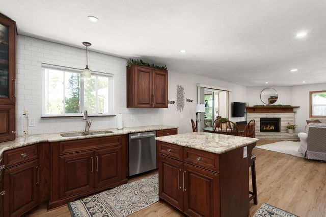 988 Nantucket Drive, Janesville, WI 53546