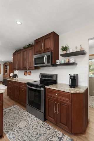 988 Nantucket Drive, Janesville, WI 53546