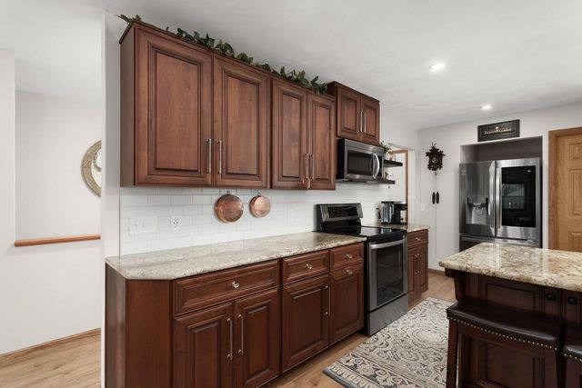 988 Nantucket Drive, Janesville, WI 53546