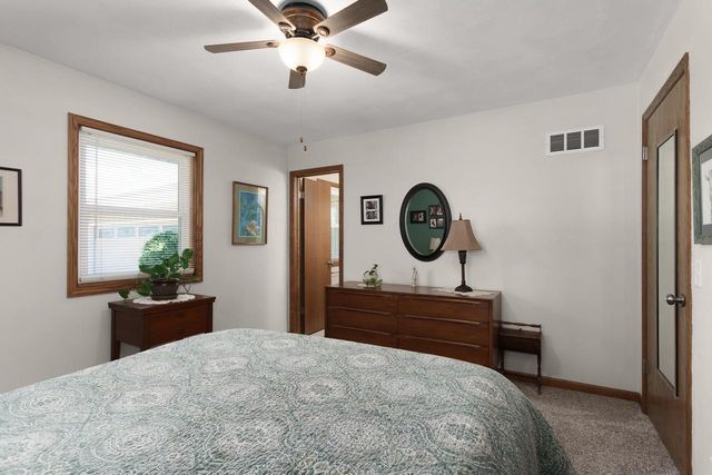 988 Nantucket Drive, Janesville, WI 53546