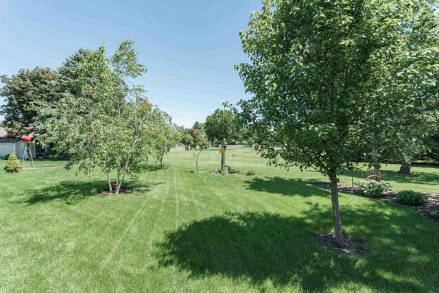 988 Nantucket Drive, Janesville, WI 53546