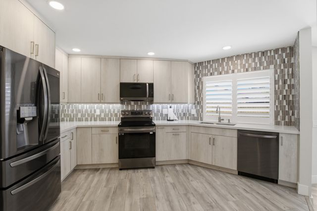 2658 SW 11th Place N, Deerfield Beach, FL 33442