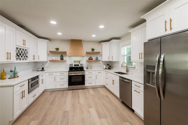 796 PINEWOOD DRIVE, Dunedin, FL 34698