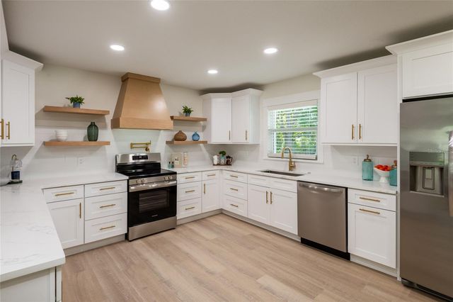 796 PINEWOOD DRIVE, Dunedin, FL 34698