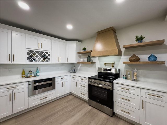 796 PINEWOOD DRIVE, Dunedin, FL 34698